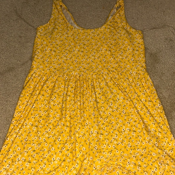 Yellow flower romper - Picture 3 of 7